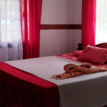 Riverside At Aninuan Accommodation And Food Puerto Galera Exterior photo