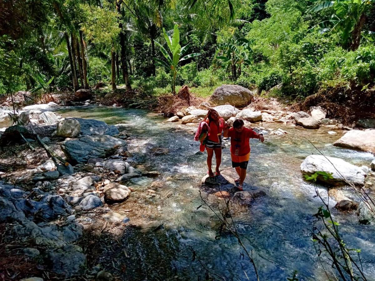 Riverside At Aninuan Accommodation And Food Puerto Galera Exterior photo