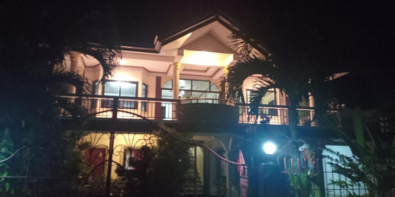 Riverside At Aninuan Accommodation And Food Puerto Galera Exterior photo